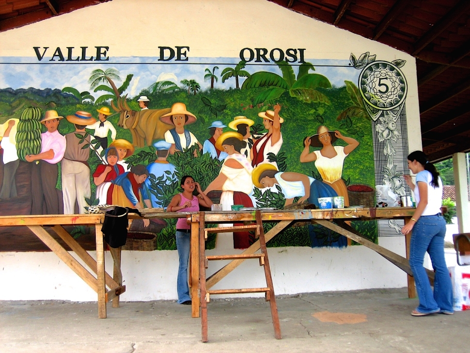 Foto van een muurschildering in een Costaricaans dorp.