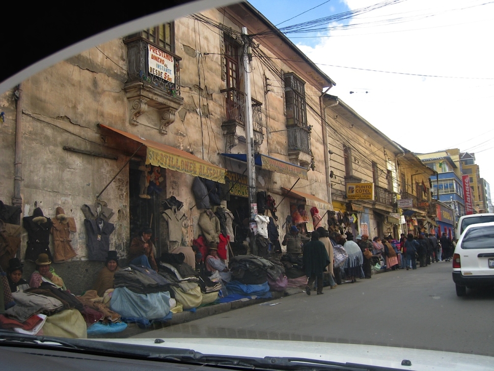 Foto van een straat in de Boliviaanse hoofdstad La Paz.
